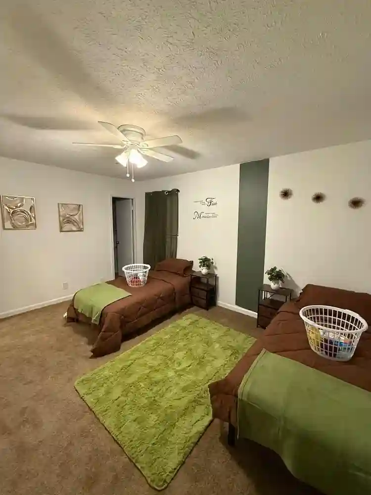 4 BR in College Park