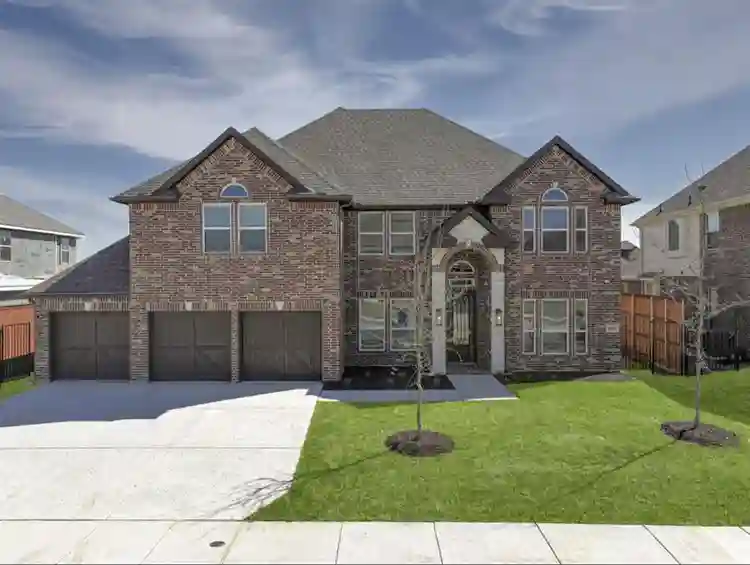 Room in brand new house for female