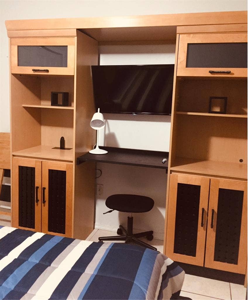 Room for rent- TWO MILES FROM UCF