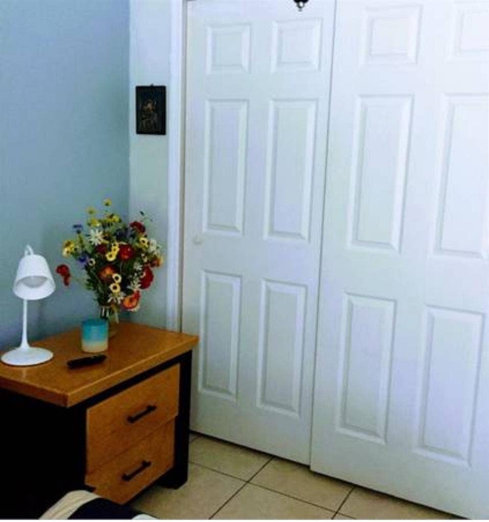 Room for rent- TWO MILES FROM UCF