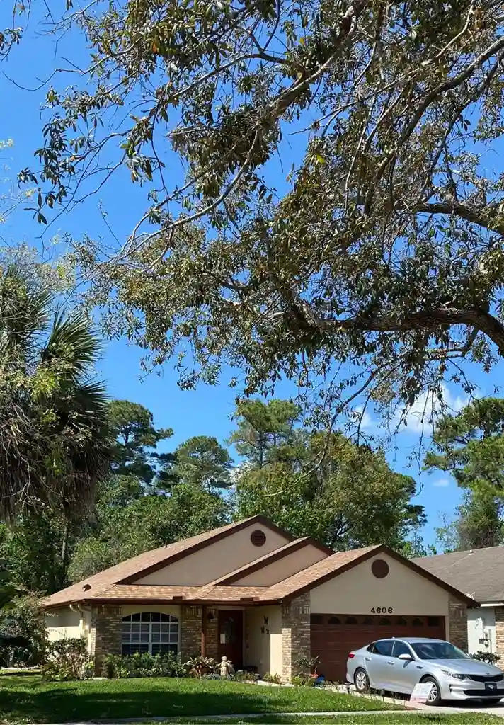 Room for rent- TWO MILES FROM UCF