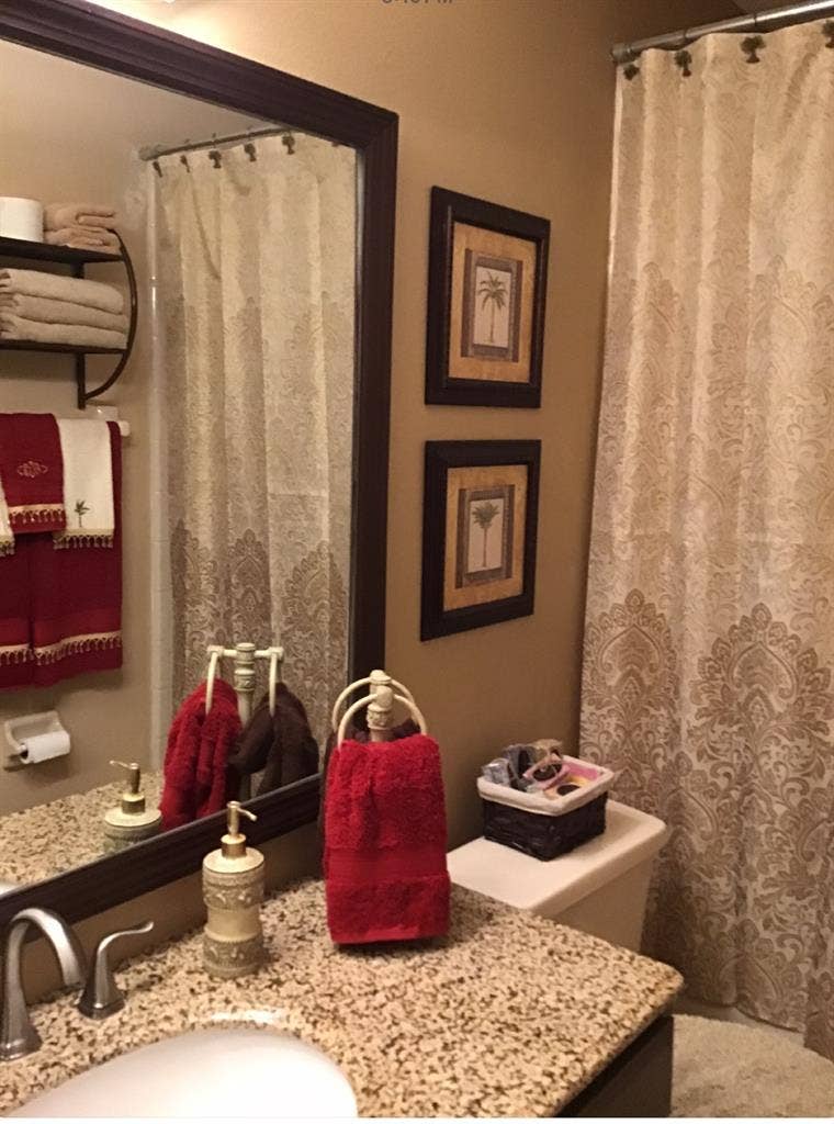 Room for rent- TWO MILES FROM UCF