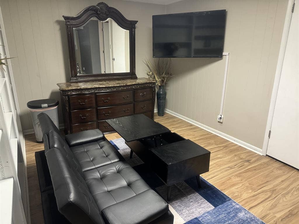 Large Room in Huntsville