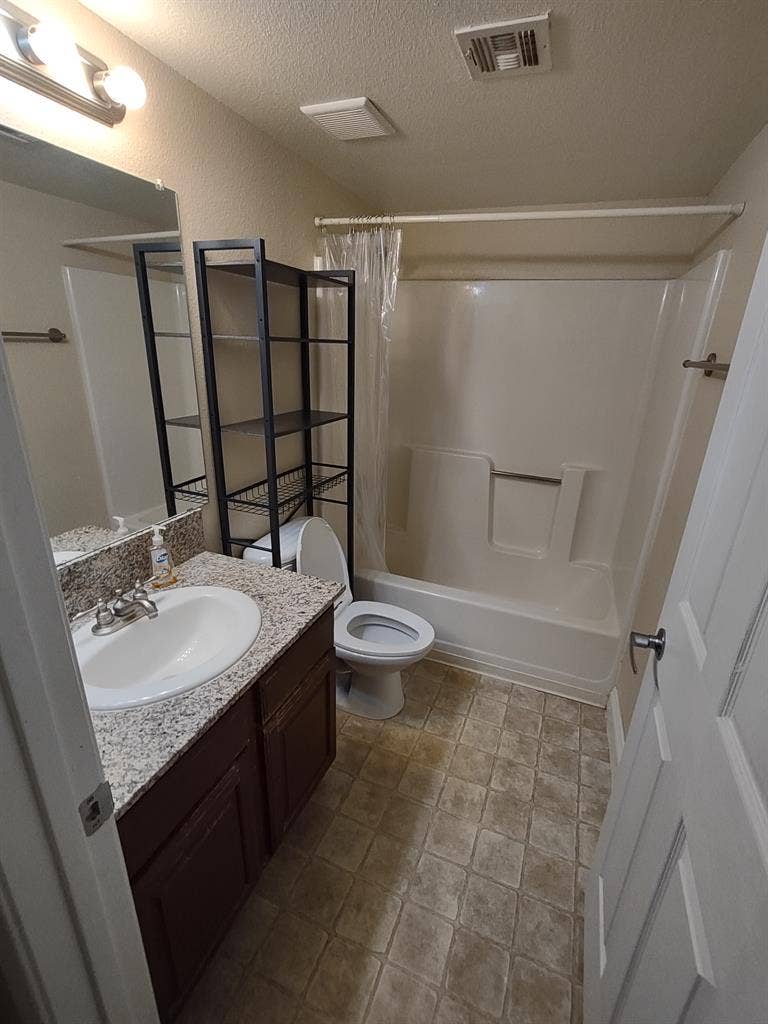 Private room with bathroom for rent