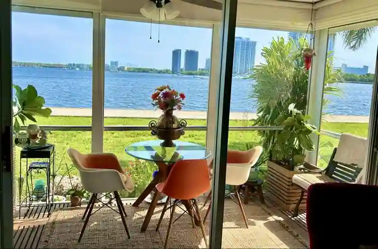 Yo soy Dueño , I am the owner.