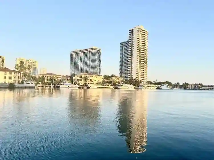 Yo soy Dueño , I am the owner.