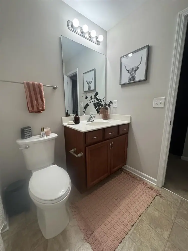 Room & Bathroom in Townhome