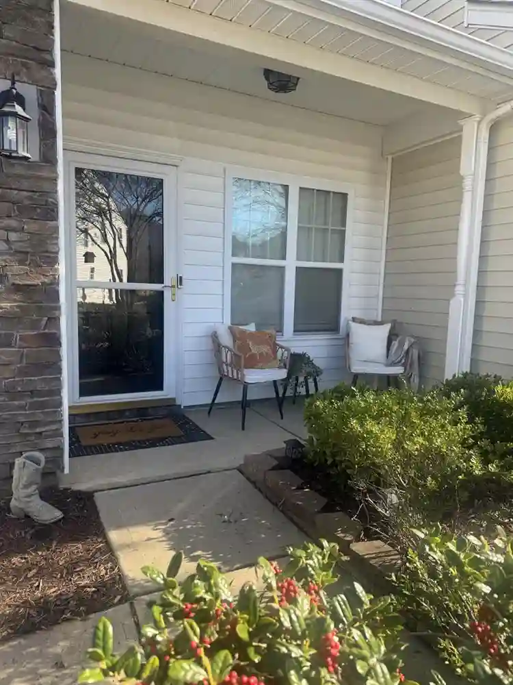 Room & Bathroom in Townhome