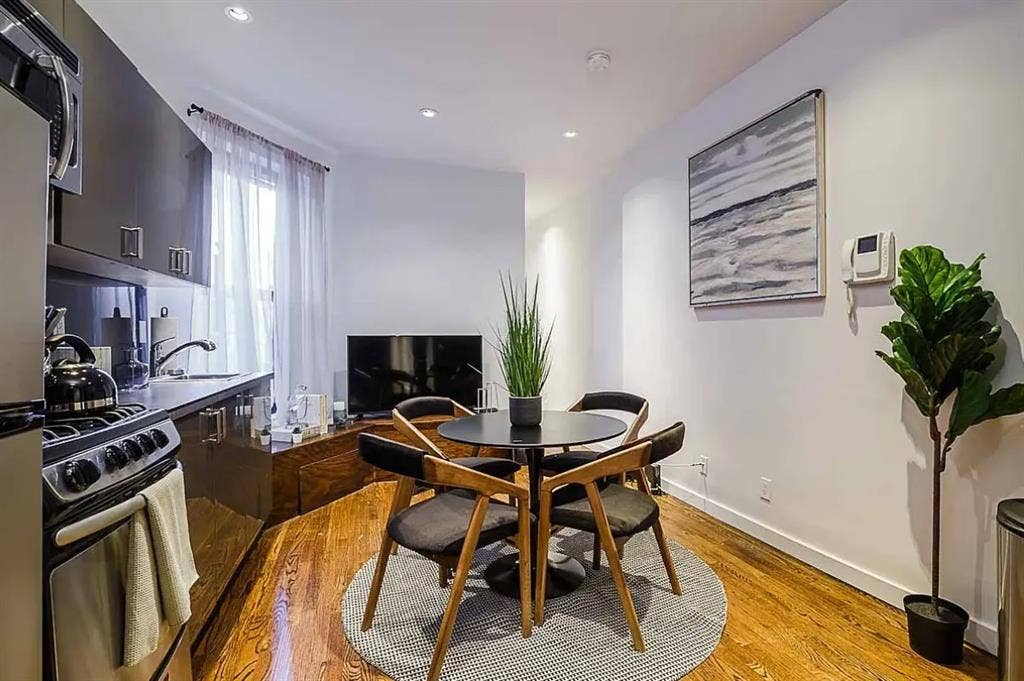 ✨Spacious Room w/ Private Bath UES✨