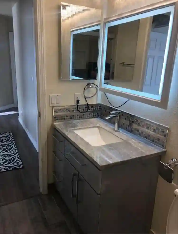 available Jan 1, close to Bart