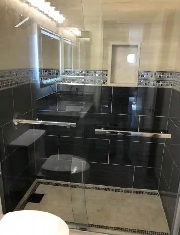 available Jan 1, close to Bart