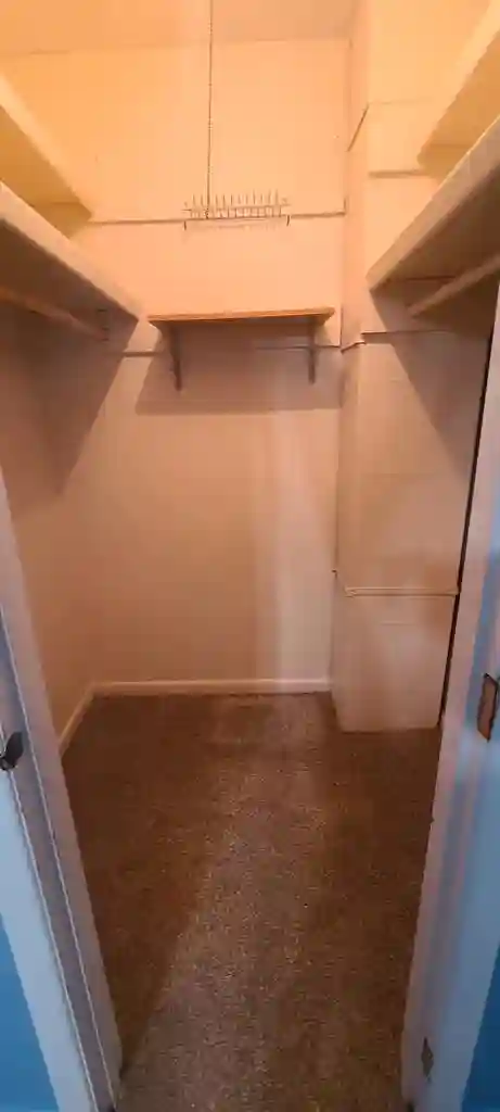 Looking for a roommate in Decatur