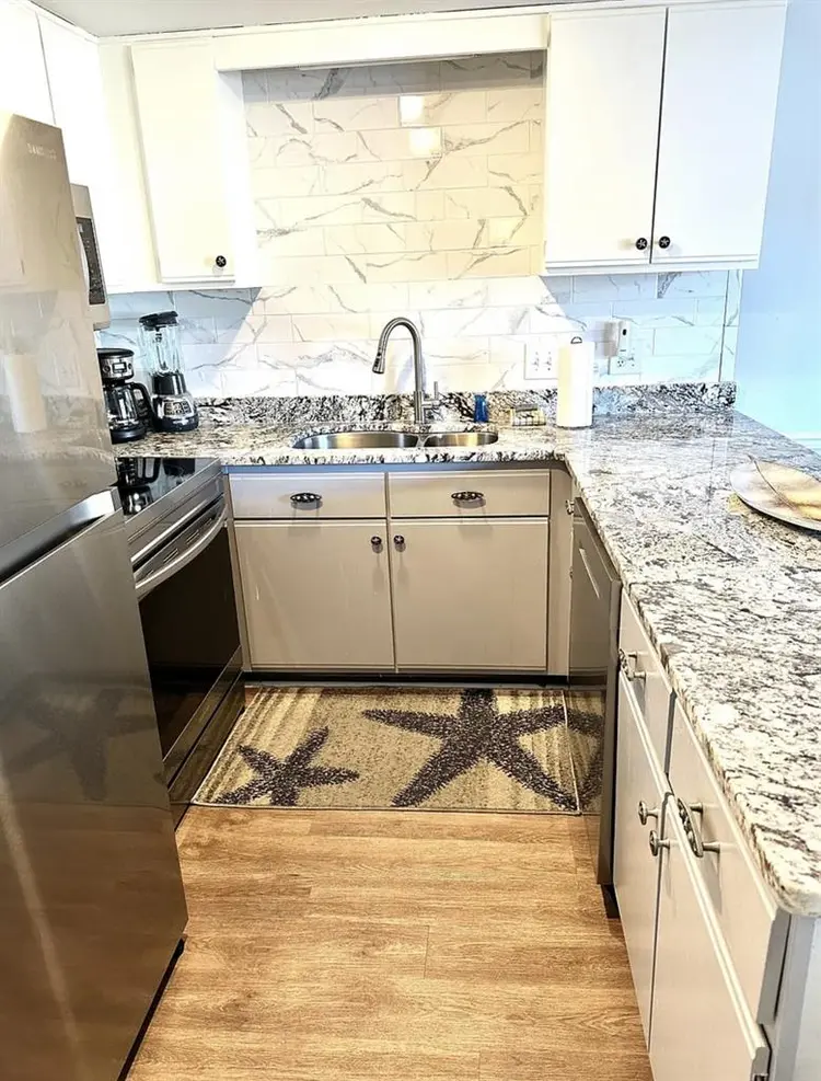 Furnished Private Room in Surfside