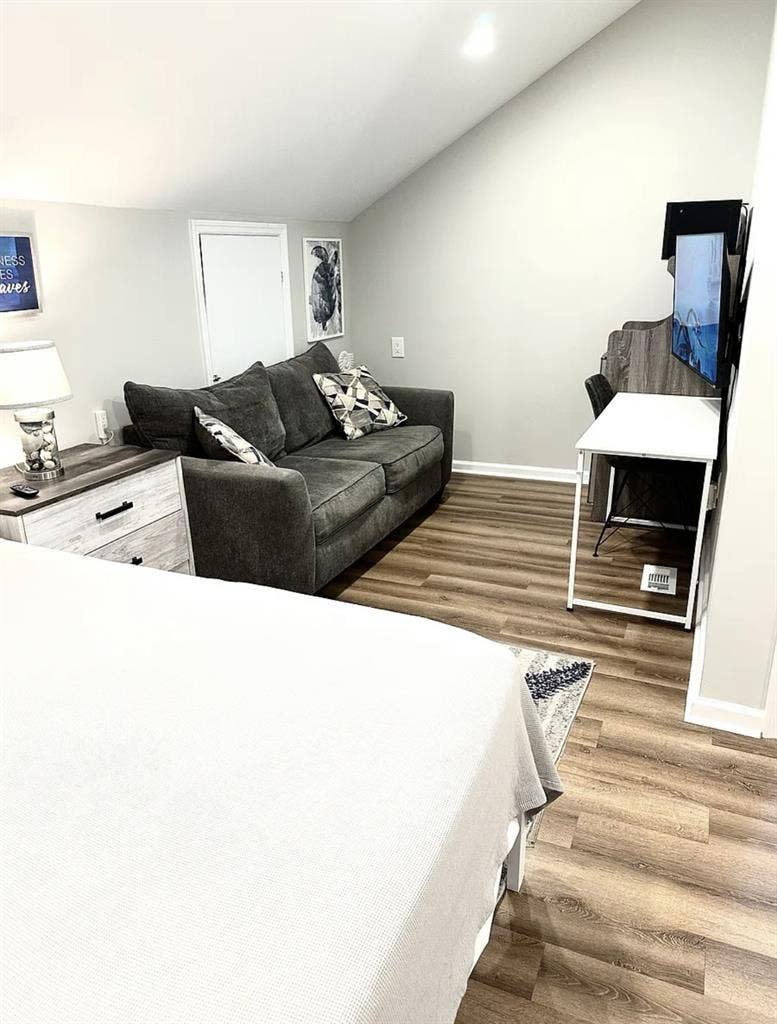 Furnished Private Room in Surfside