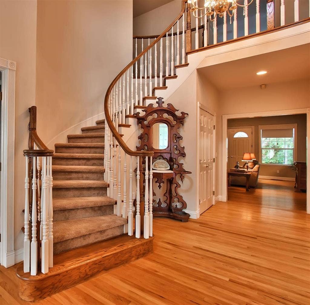 ’ Bed + Attached Bathroom