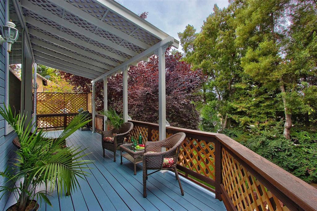 ’ Bed + Attached Bathroom