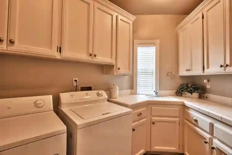 ’ Bed + Attached Bathroom