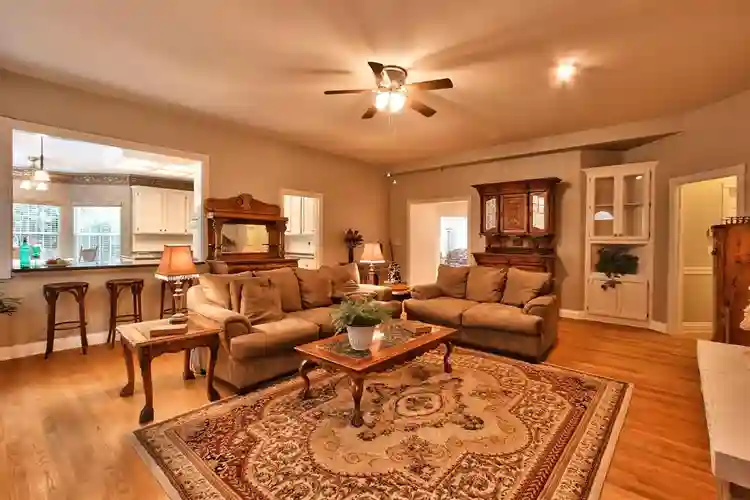 ’ Bed + Attached Bathroom