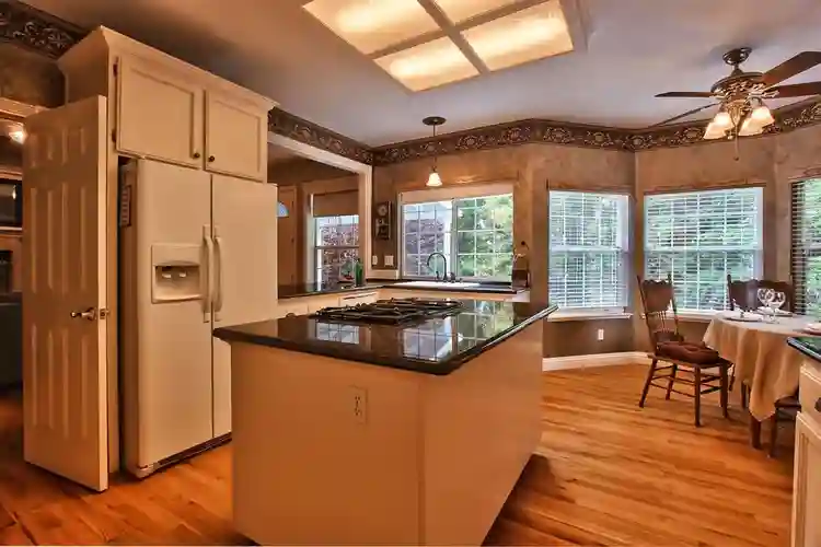 ’ Bed + Attached Bathroom