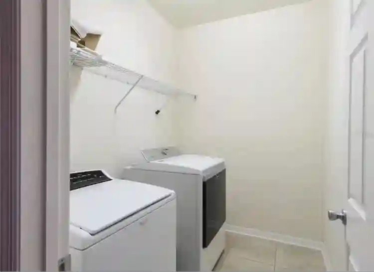 Private Room + Great Roommates