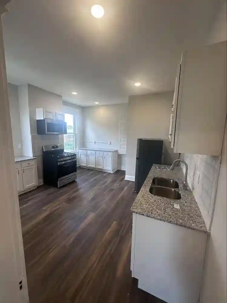 Luxury 3-BdRm Floor w Private Bath