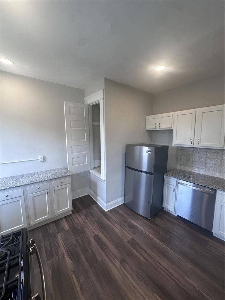 Luxury 3-BdRm Floor w Private Bath