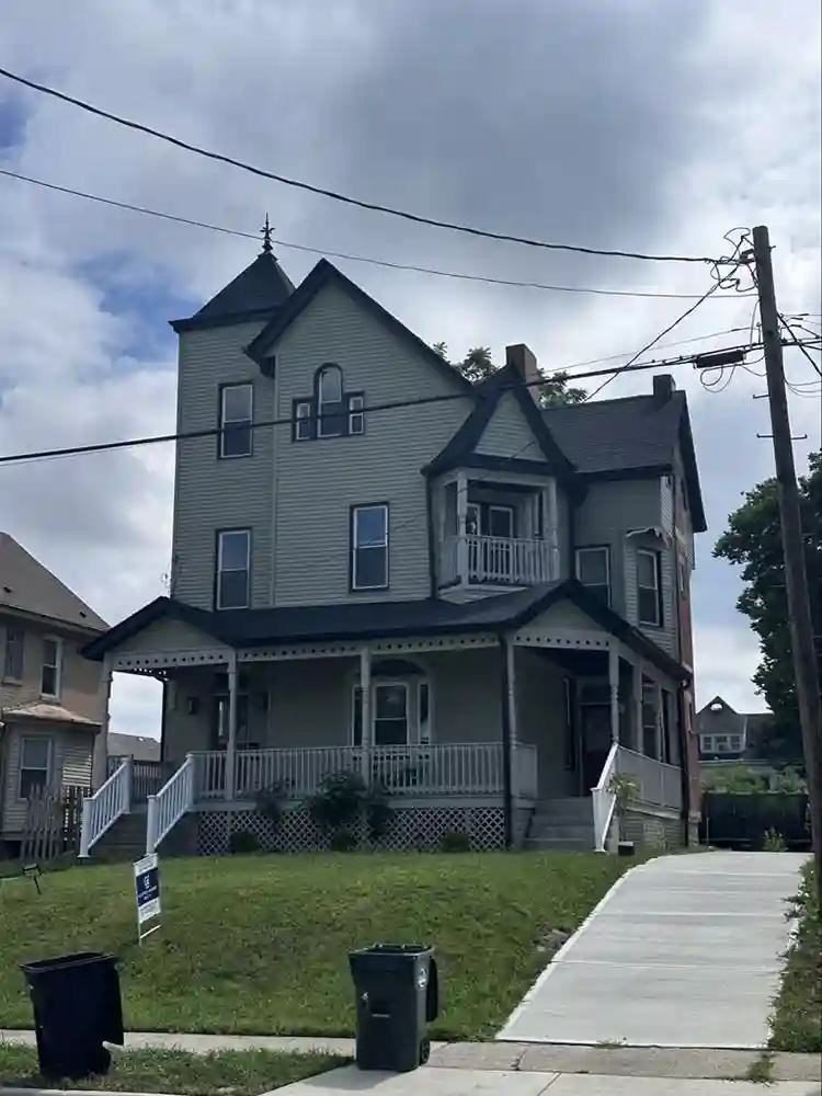 Luxury 3-BdRm Floor w Private Bath