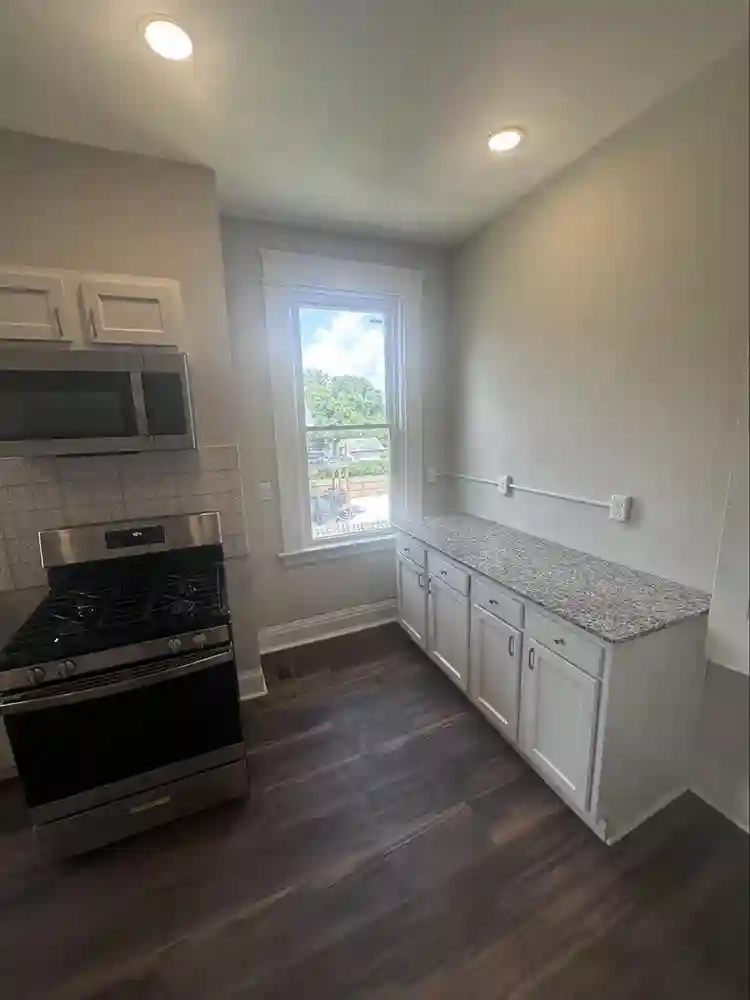 Luxury 3-BdRm Floor w Private Bath