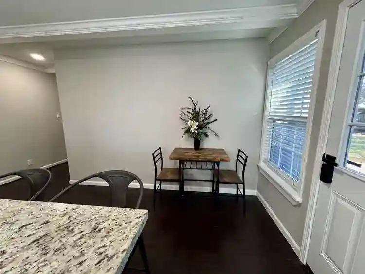 7 BR in Houston