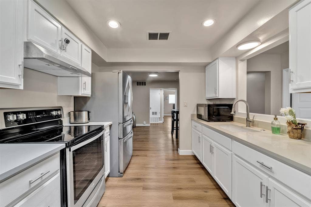 8 BR in Phoenix
