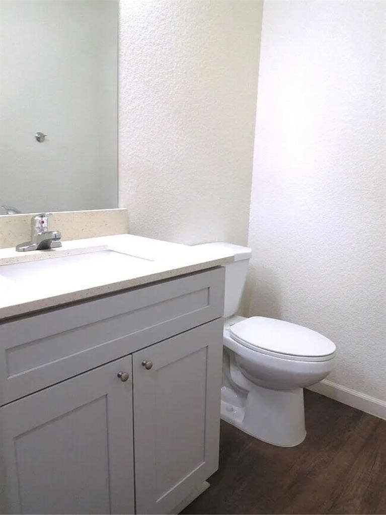 Looking for Roommate