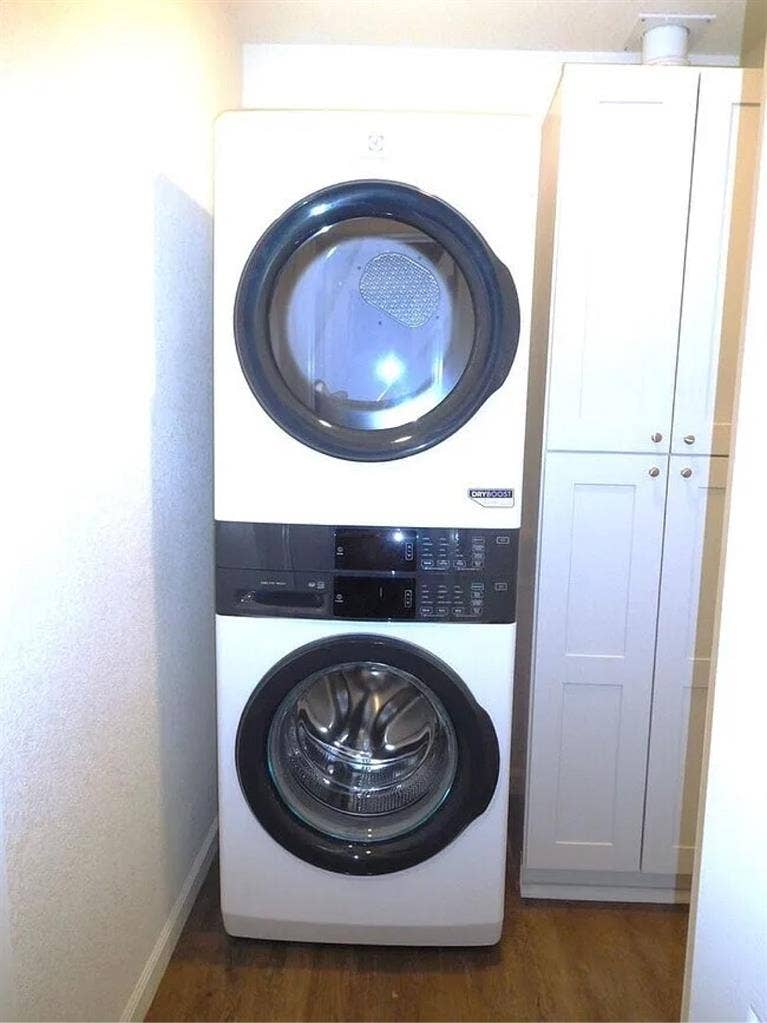 Looking for Roommate