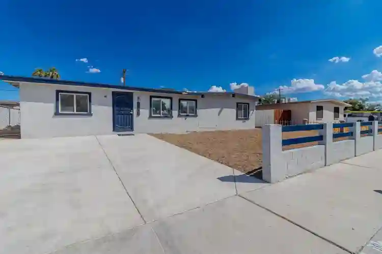 6 BR in Las Vegas