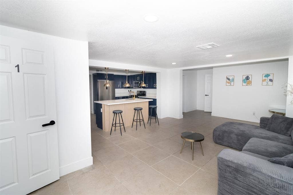 6 BR in Las Vegas