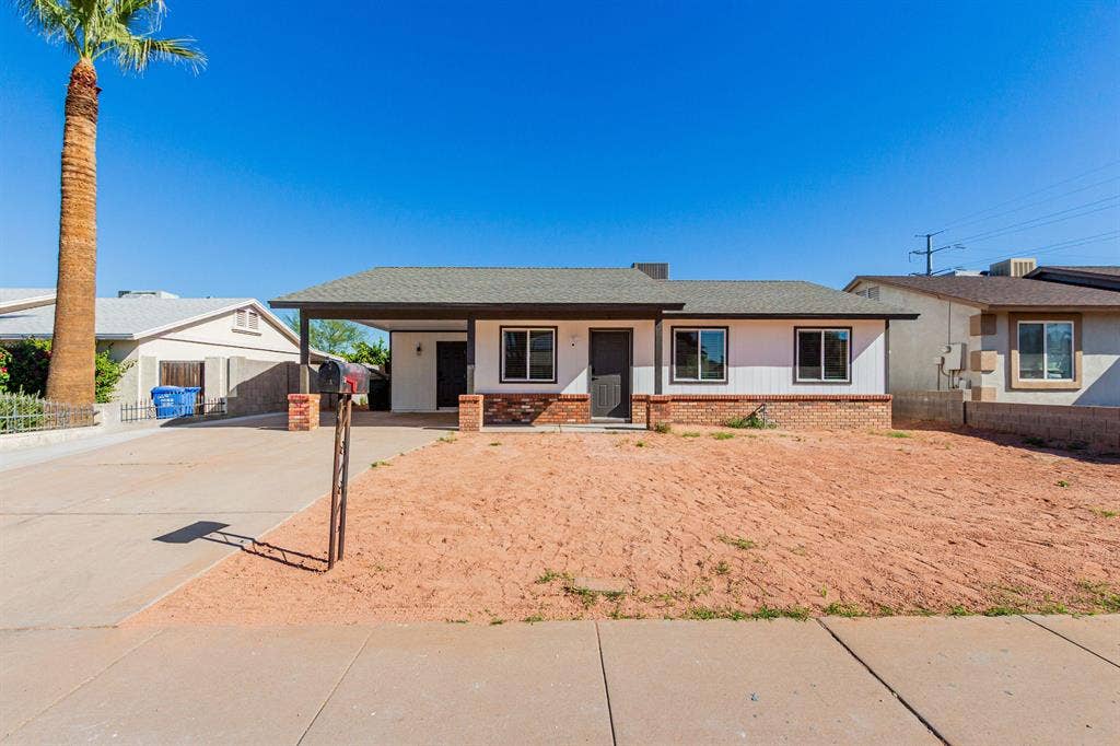 8 BR in Phoenix