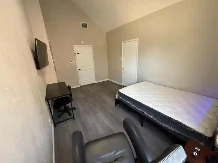 10 BR in Houston