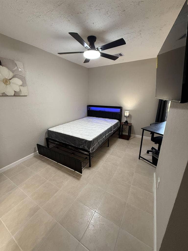 10 BR in Houston
