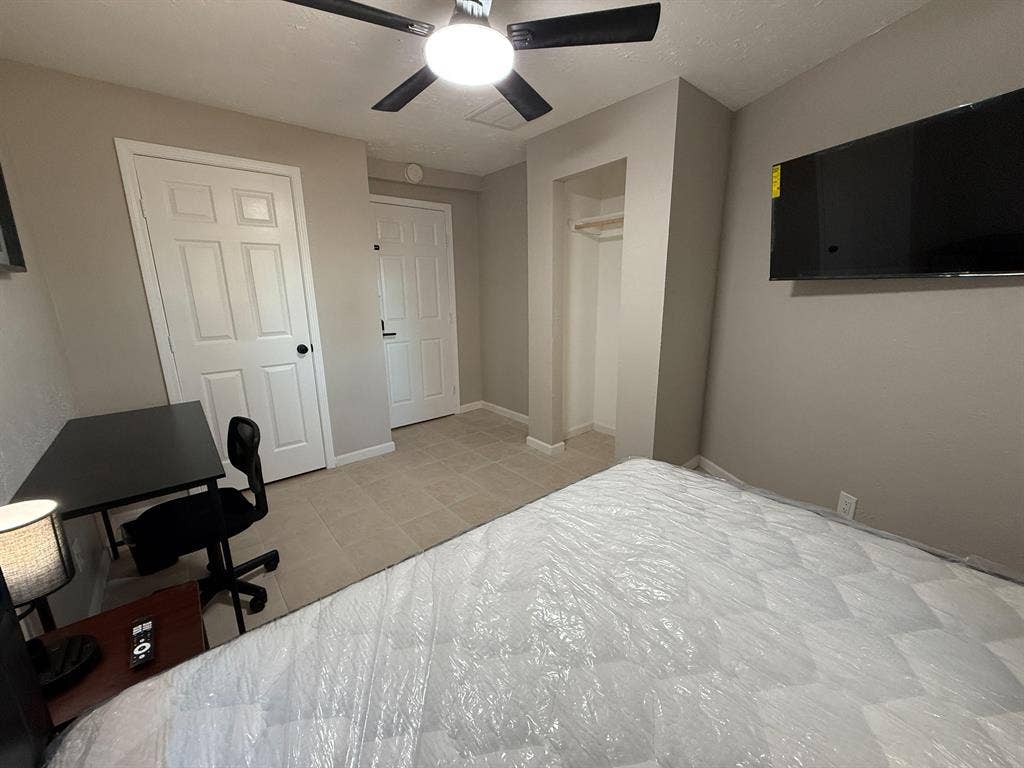 10 BR in Houston