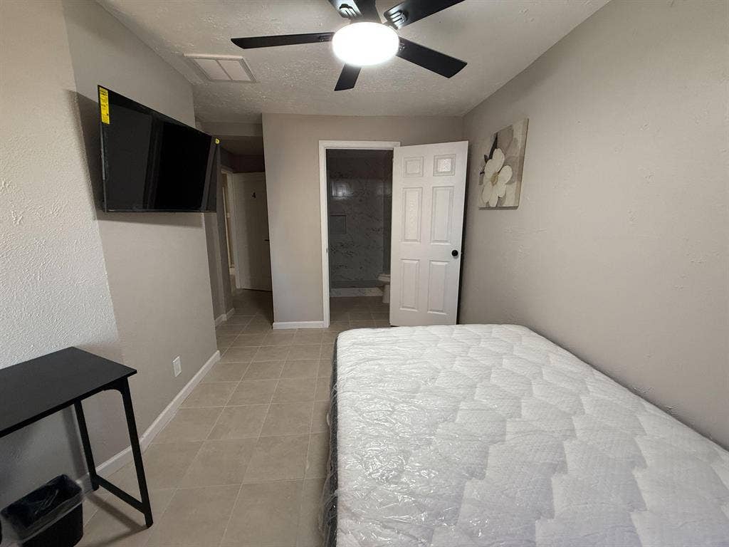 10 BR in Houston