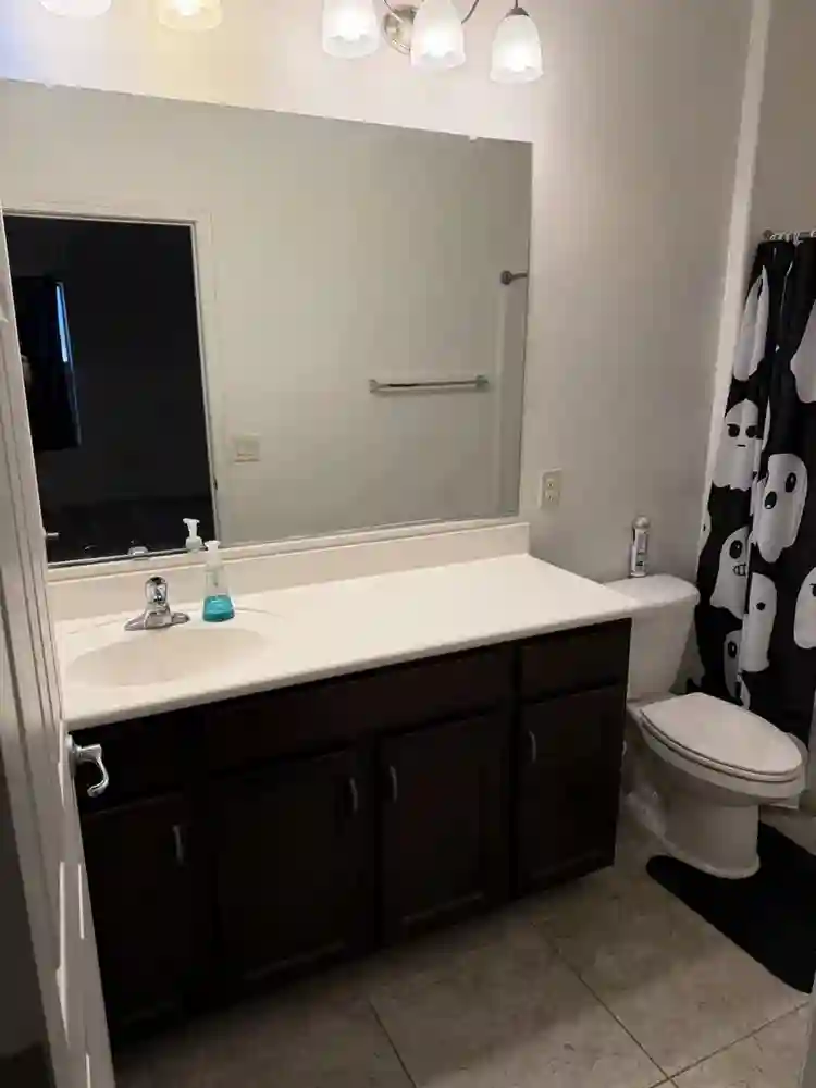 Spare master bedroom