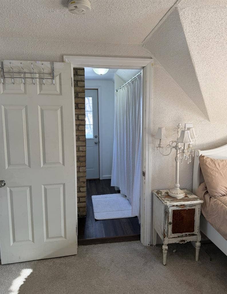 Cozy Room in a Victorian home!