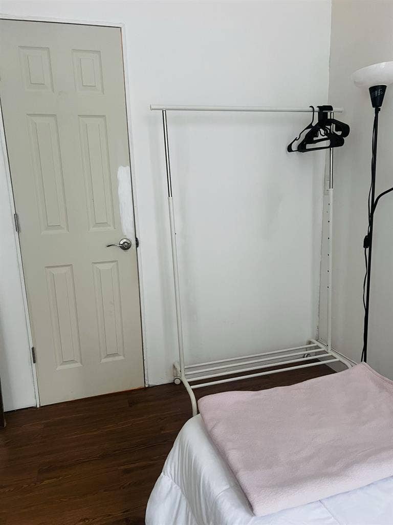 Cozy room in Upper East Sidee