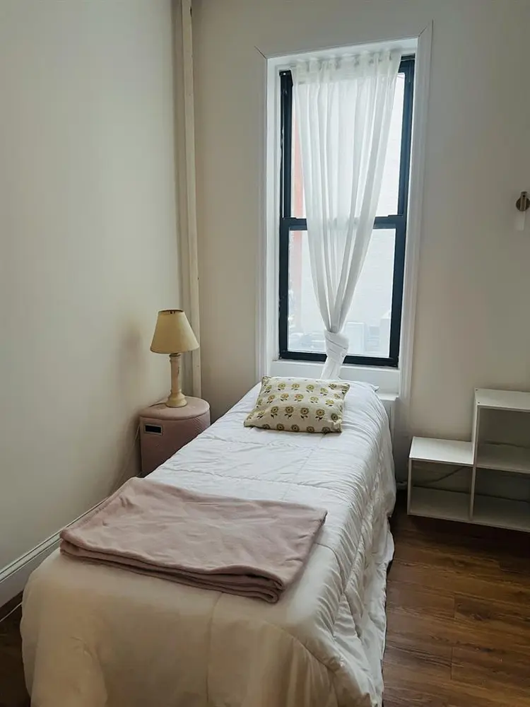 Cozy room in Upper East Sidee