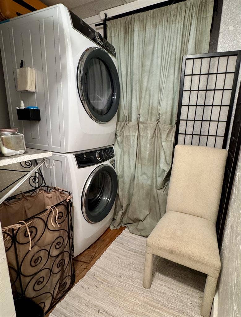 BIG Private Room-Utilities Included