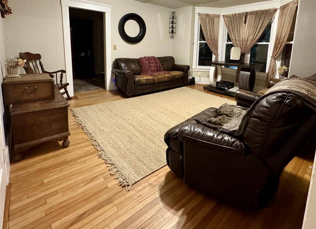 BIG Private Room-Utilities Included