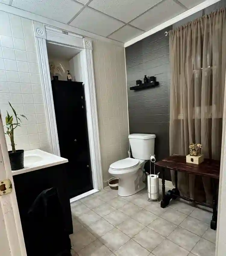 BIG Private Room-Utilities Included