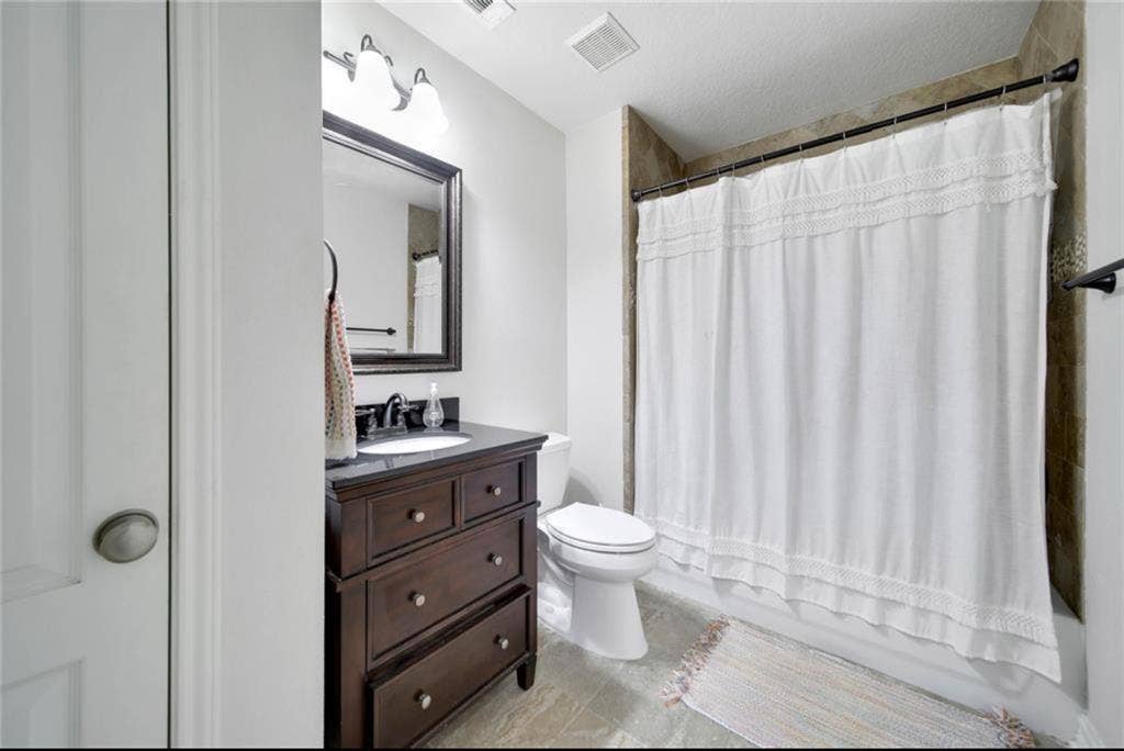 Renting room in Rice Military