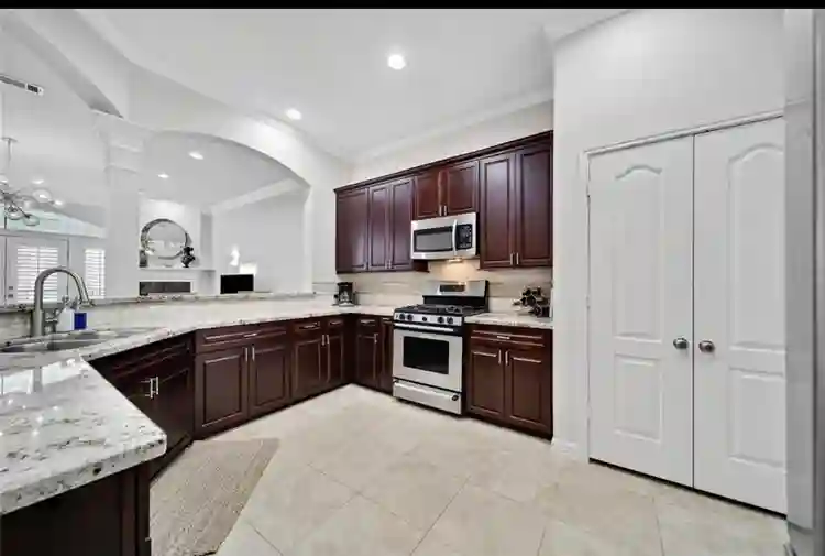 Renting room in Rice Military