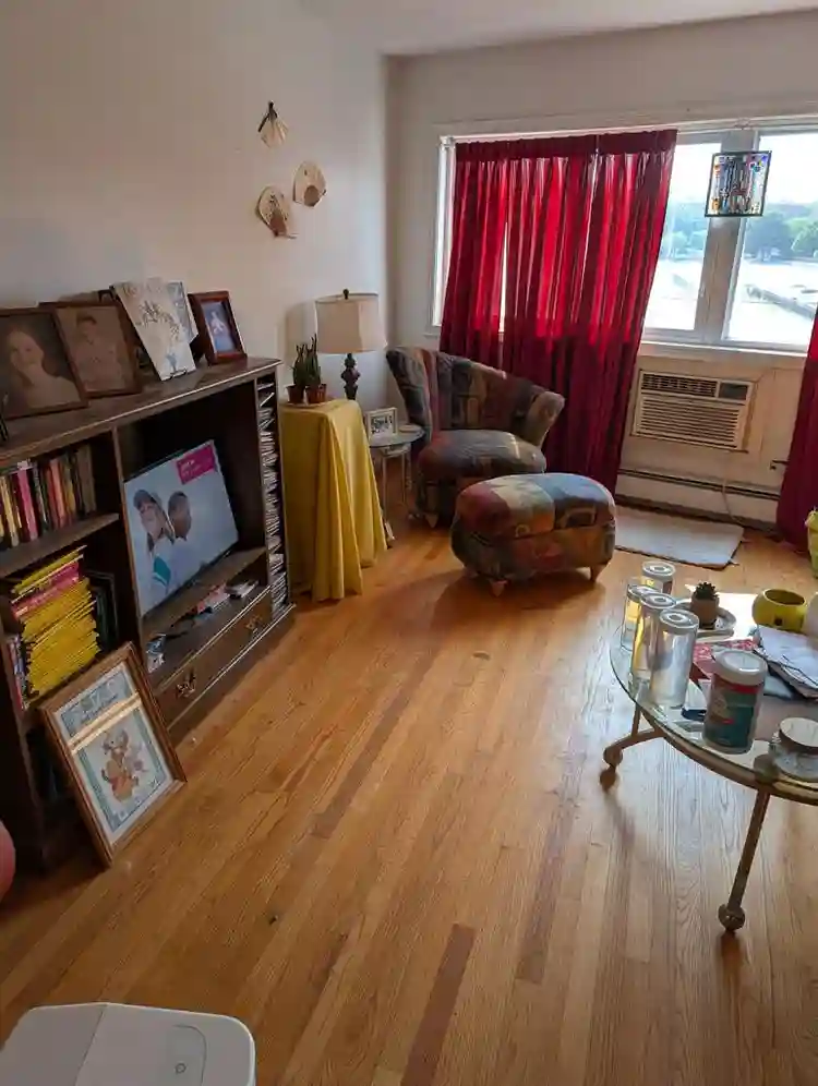 beautiful 3br condo, live in owner