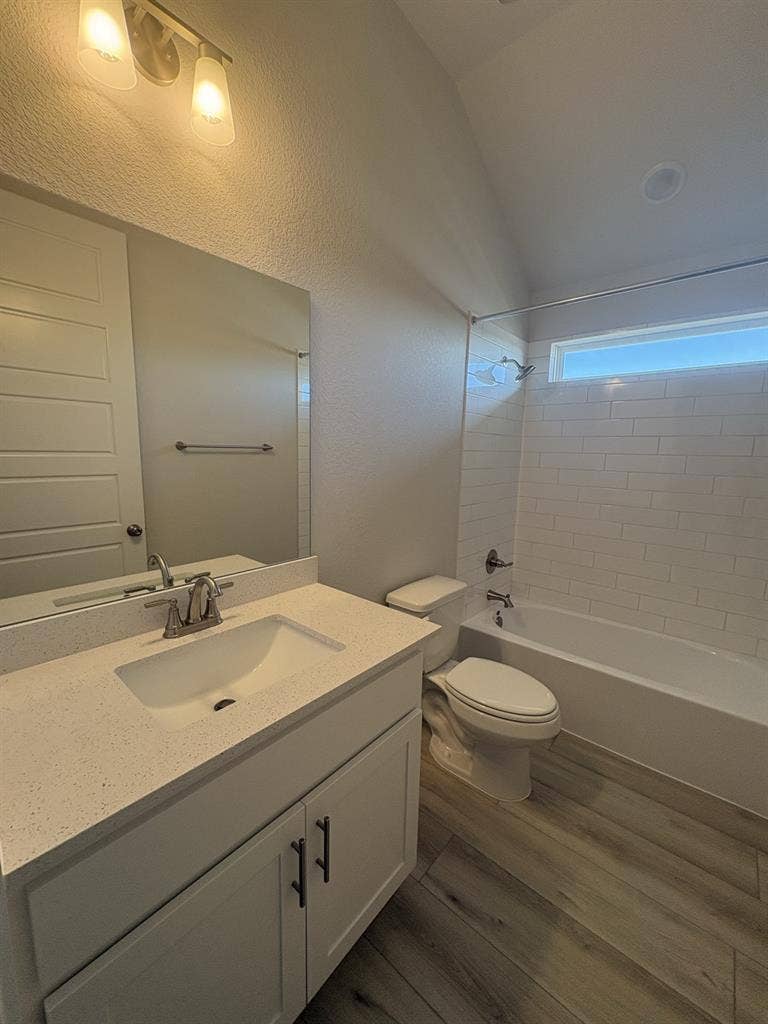 Seek Roommates in Brand New House